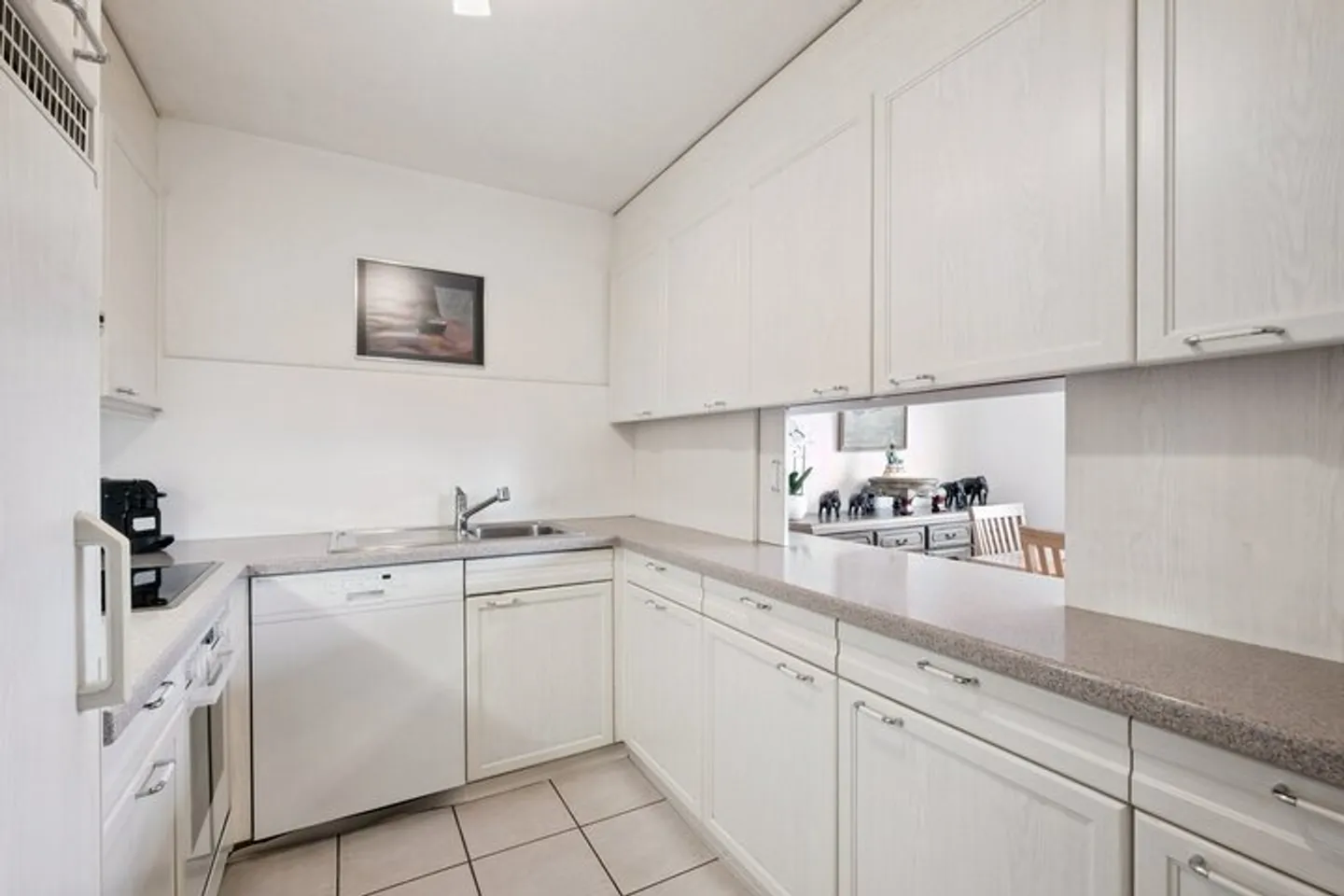 Charmant appartement de 2,5 pièces avec vue à Feusisberg - Photo 3 sur 8