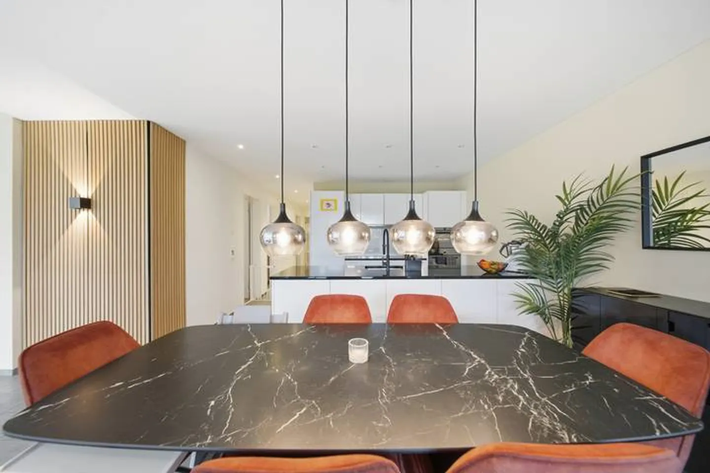 MODERN GARDEN APARTMENT IN THE GREEN - Photo 7 of 9