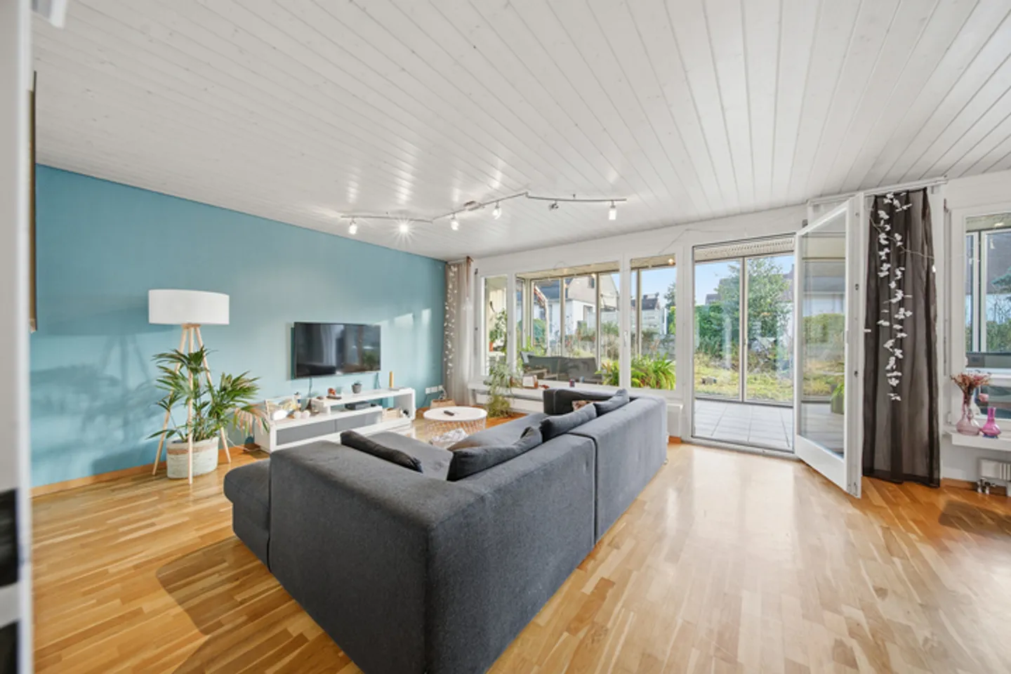 ZWEIFELLOS NACH WÜRENLOS - Foto 2 von 9