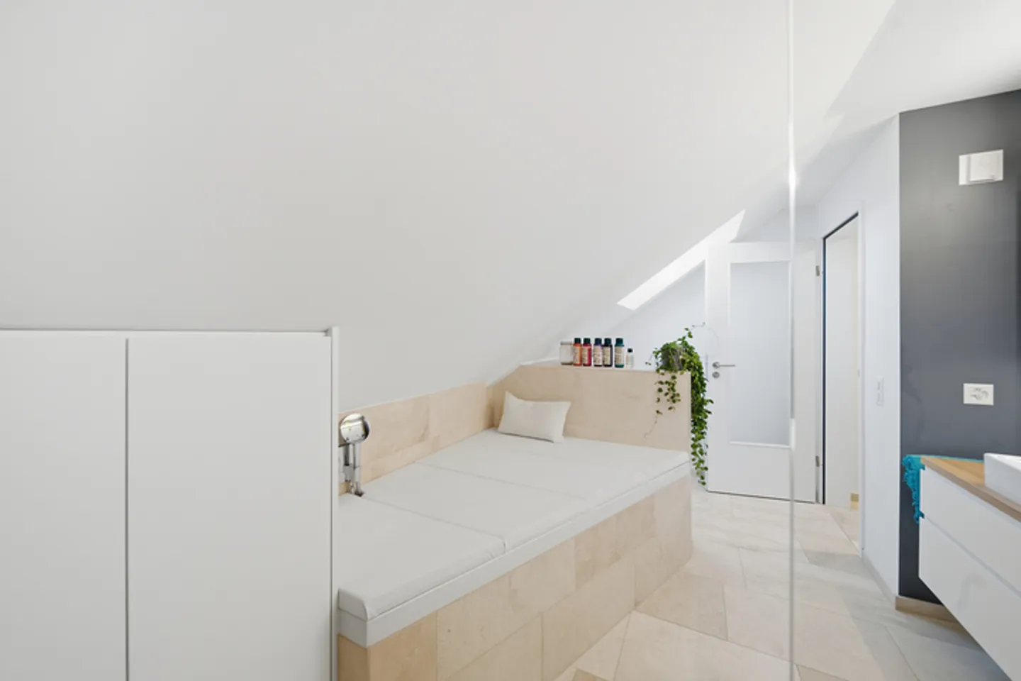 ZWEIFELLOS NACH WÜRENLOS - Foto 7 von 9