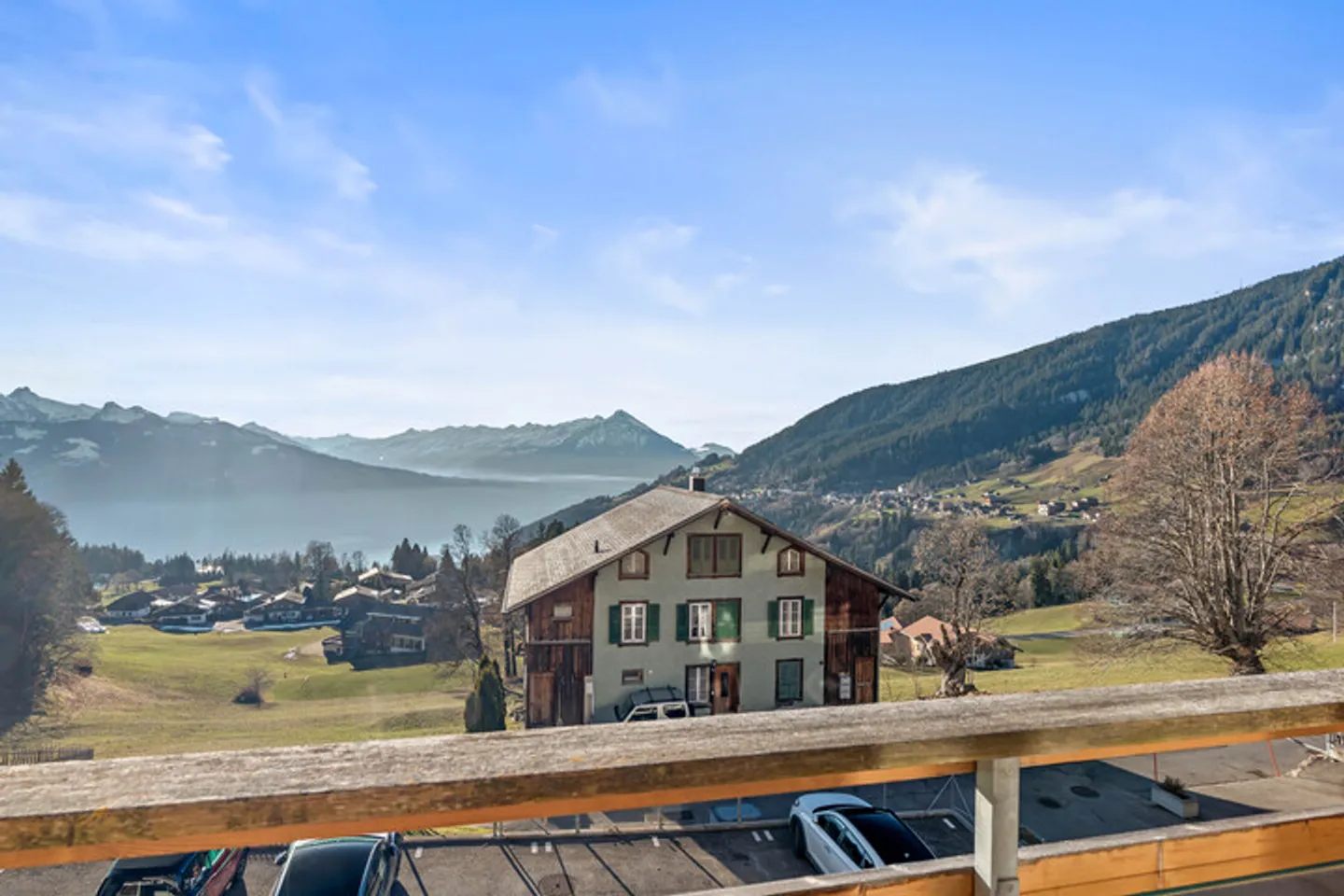 TOP OF OBERLAND: MODERN PANORAMIC APARTMENT IN BEATENBERG - Photo 7 of 9