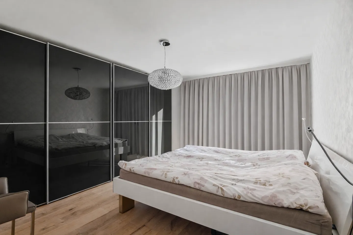 TOP OF OBERLAND: MODERN PANORAMIC APARTMENT IN BEATENBERG - Photo 5 of 9