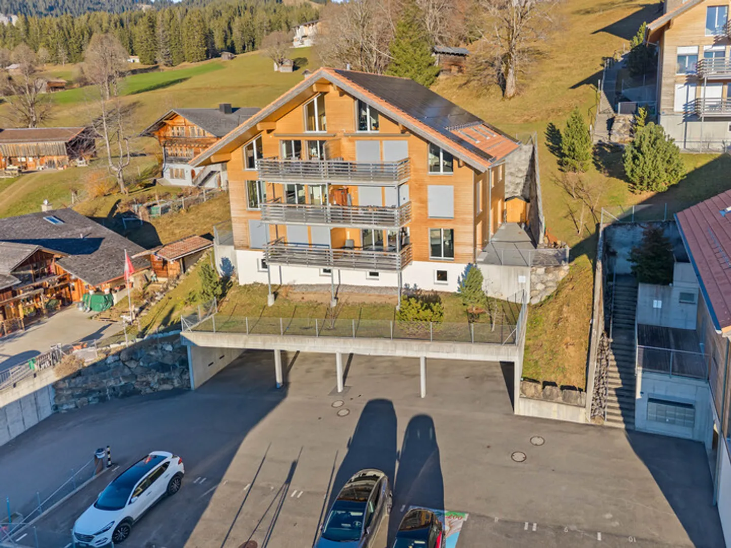 TOP OF OBERLAND: MODERN PANORAMIC APARTMENT IN BEATENBERG - Photo 8 of 9