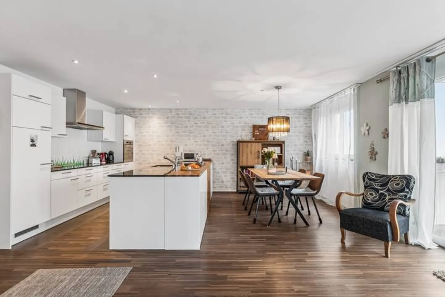 AMPIO & MODERNO APPARTAMENTO DI 4.5 STANZE AD AADORF - Foto 6 di 9