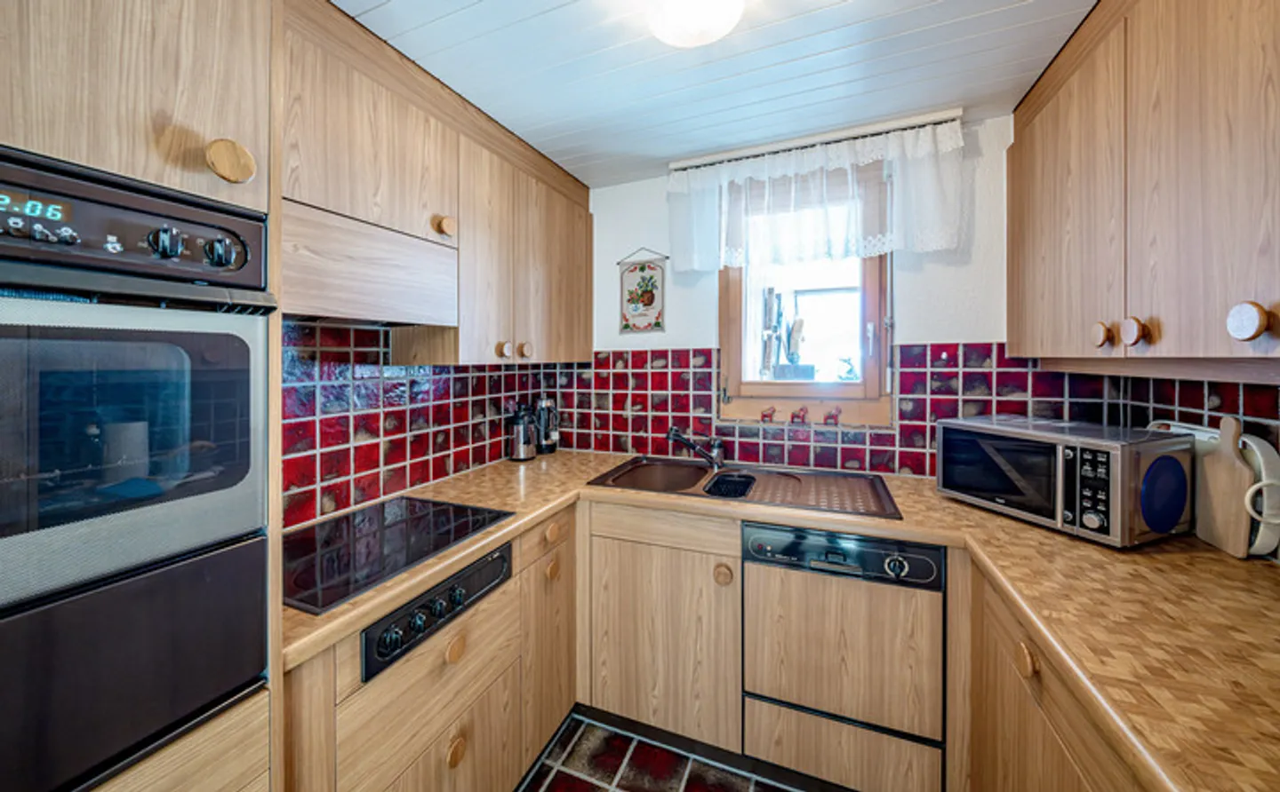 HOLIDAY HAPPINESS IN AROSA - 3.5 ROOM APARTMENT WITH FANTASTIC VIEW - Photo 3 of 9