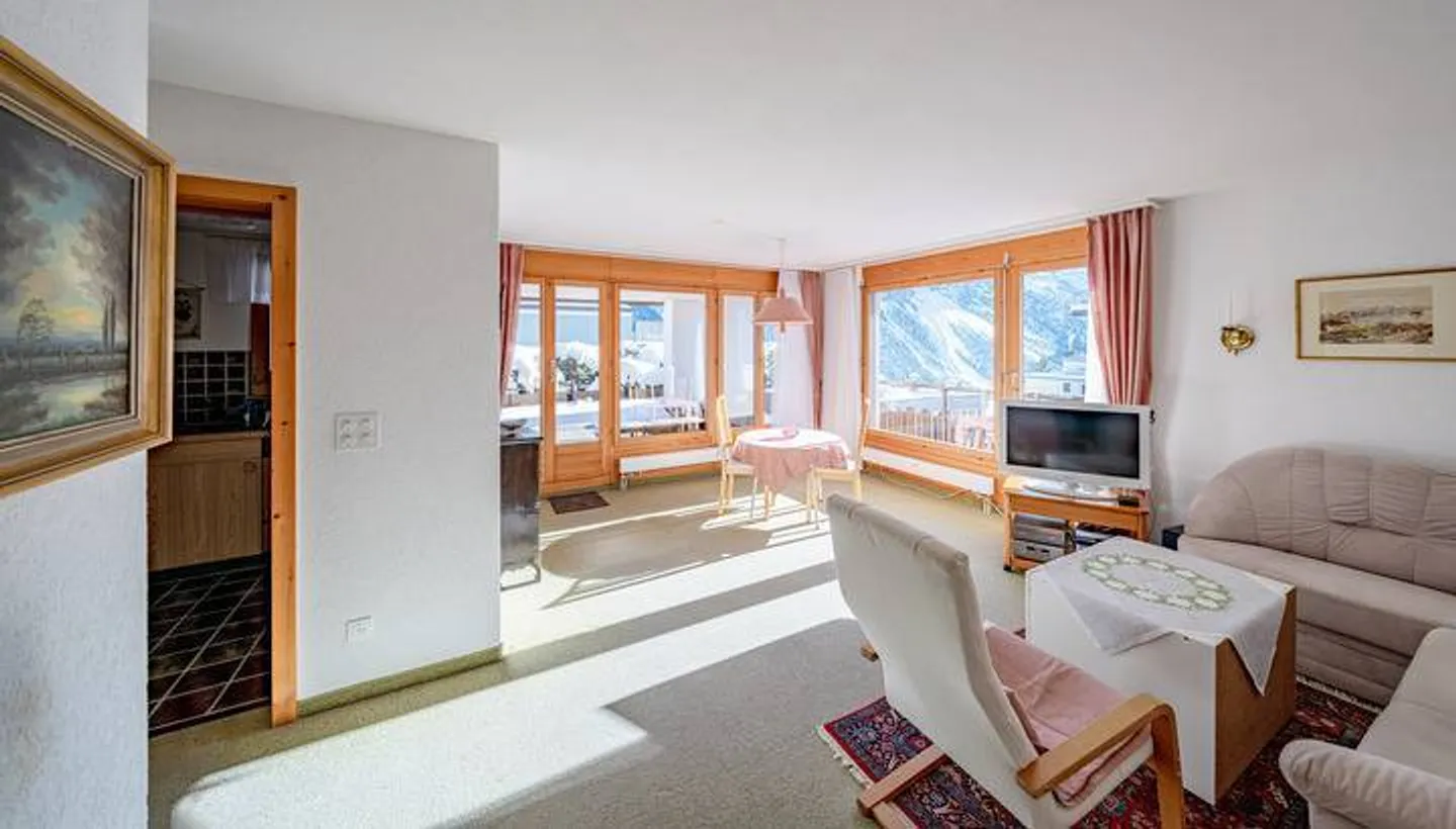 FELICITÀ IN VACANZA AD AROSA - APPARTAMENTO DI 3.5 LOCALI CON VISTA FANTASTICA - Foto 5 di 9