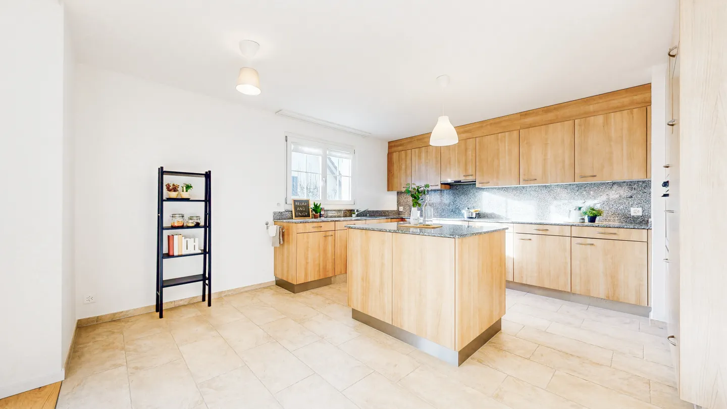 Well-maintained living in the Zurich Unterland - Photo 2 of 8