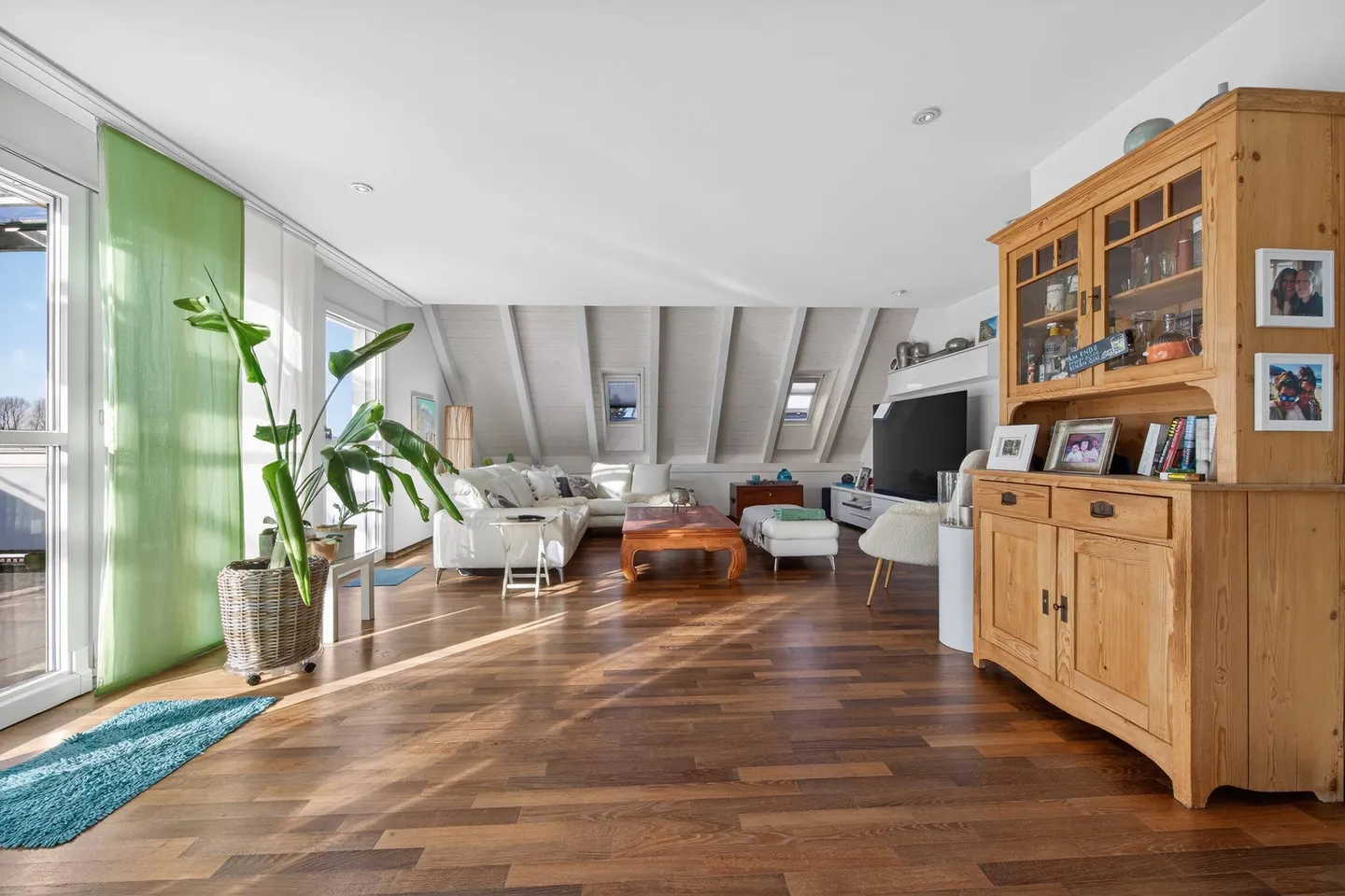 FEINE 6.5 ZIMMER DACH-MAISONETTE - Photo 3 sur 8