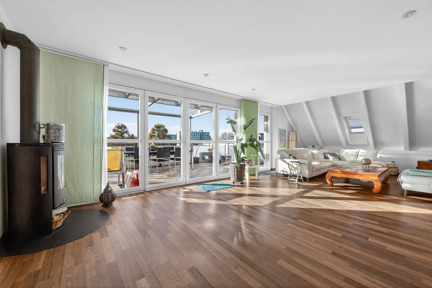 FEINE 6.5 ZIMMER DACH-MAISONETTE - Photo 2 sur 8