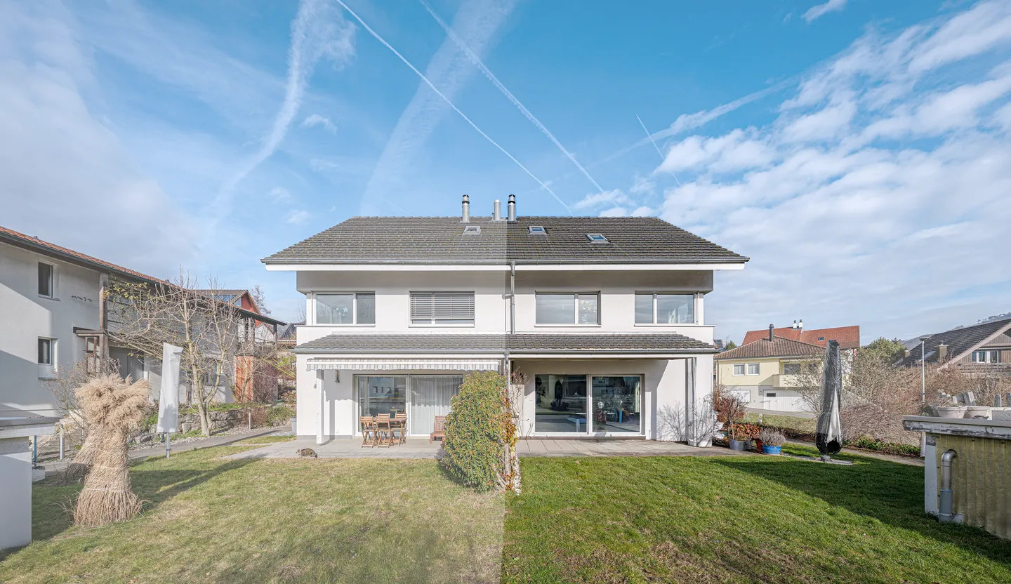 COZY SEMI-DETACHED HOUSE WITH VERSATILE SPACE OFFER - Photo 7 of 8