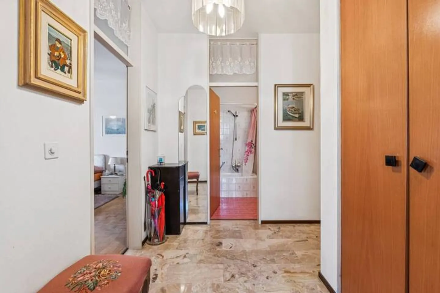 Charmante Wohnung mit Bergblick - Foto 8 von 9