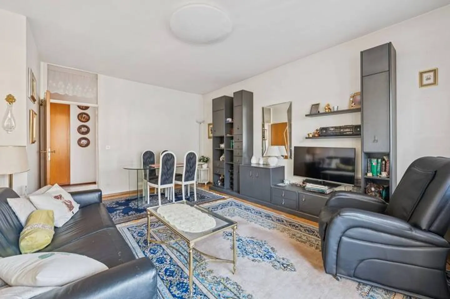 Charmante Wohnung mit Bergblick - Foto 2 von 9