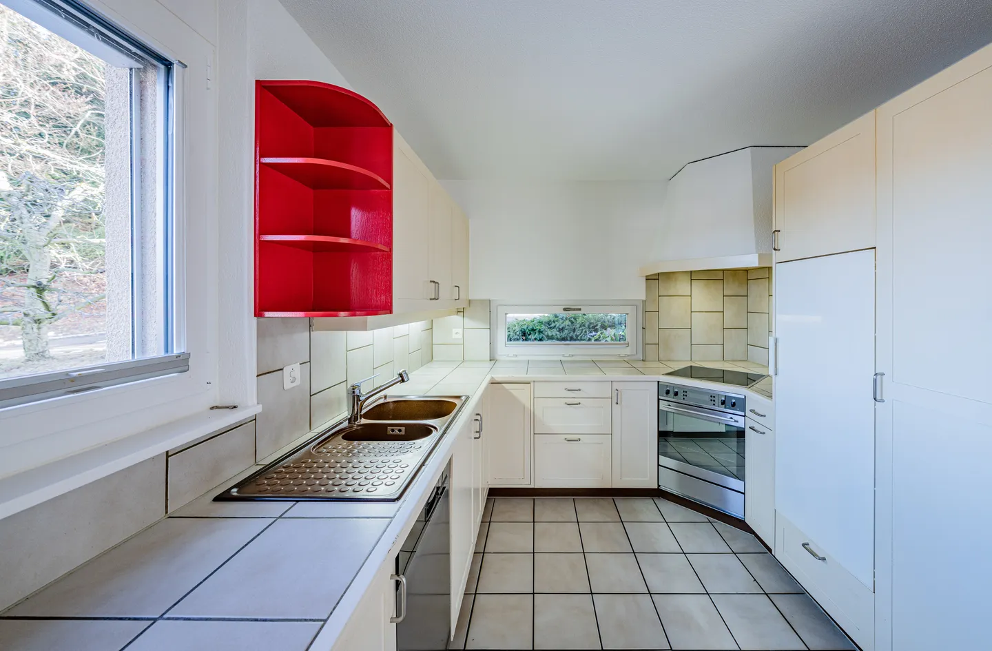 Charming Family Home by the Forest - Photo 5 of 8