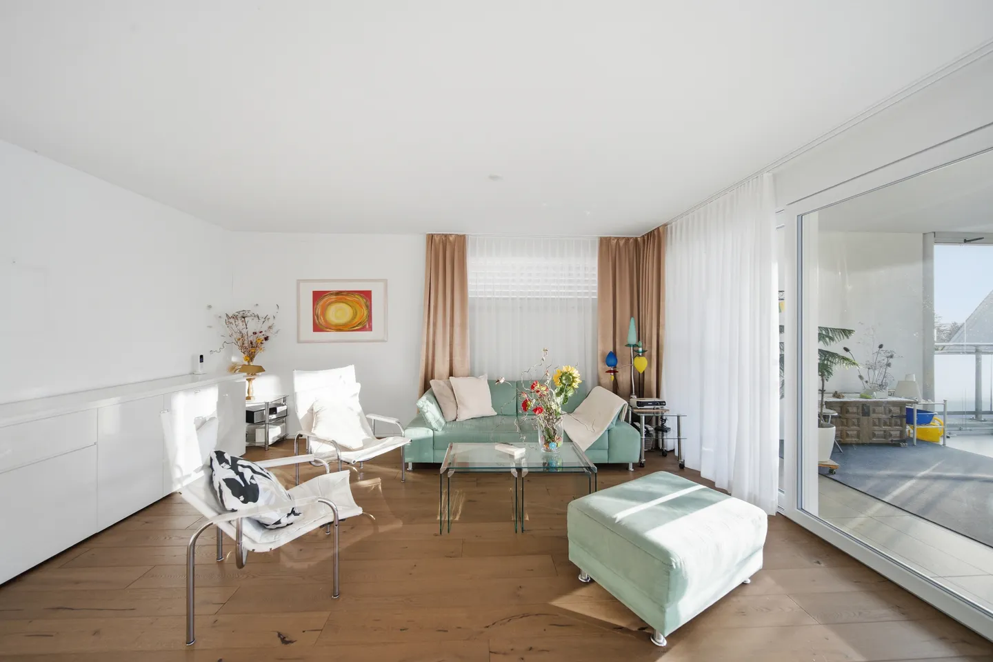 APPARTAMENTO DI PROPRIETÀ QUASI NUOVO DI 4,5 STANZE CON GIARDINO D'INVERNO - Foto 2 di 8