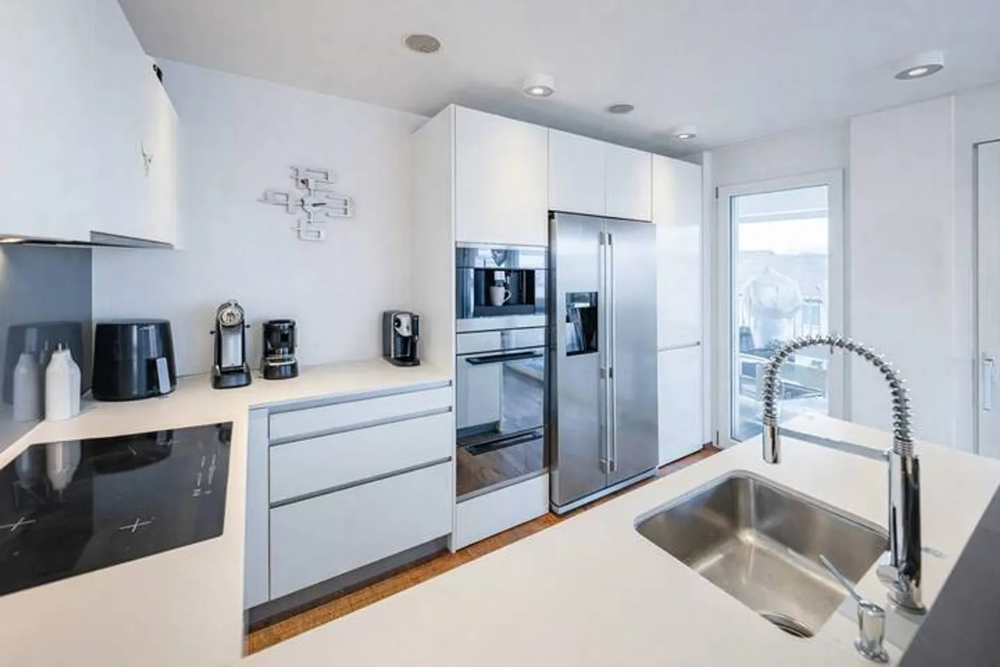 APPARTAMENTO MODERNO CON TERRAZZA SPAZIOSA E VISTA LONTANA - Foto 8 di 9