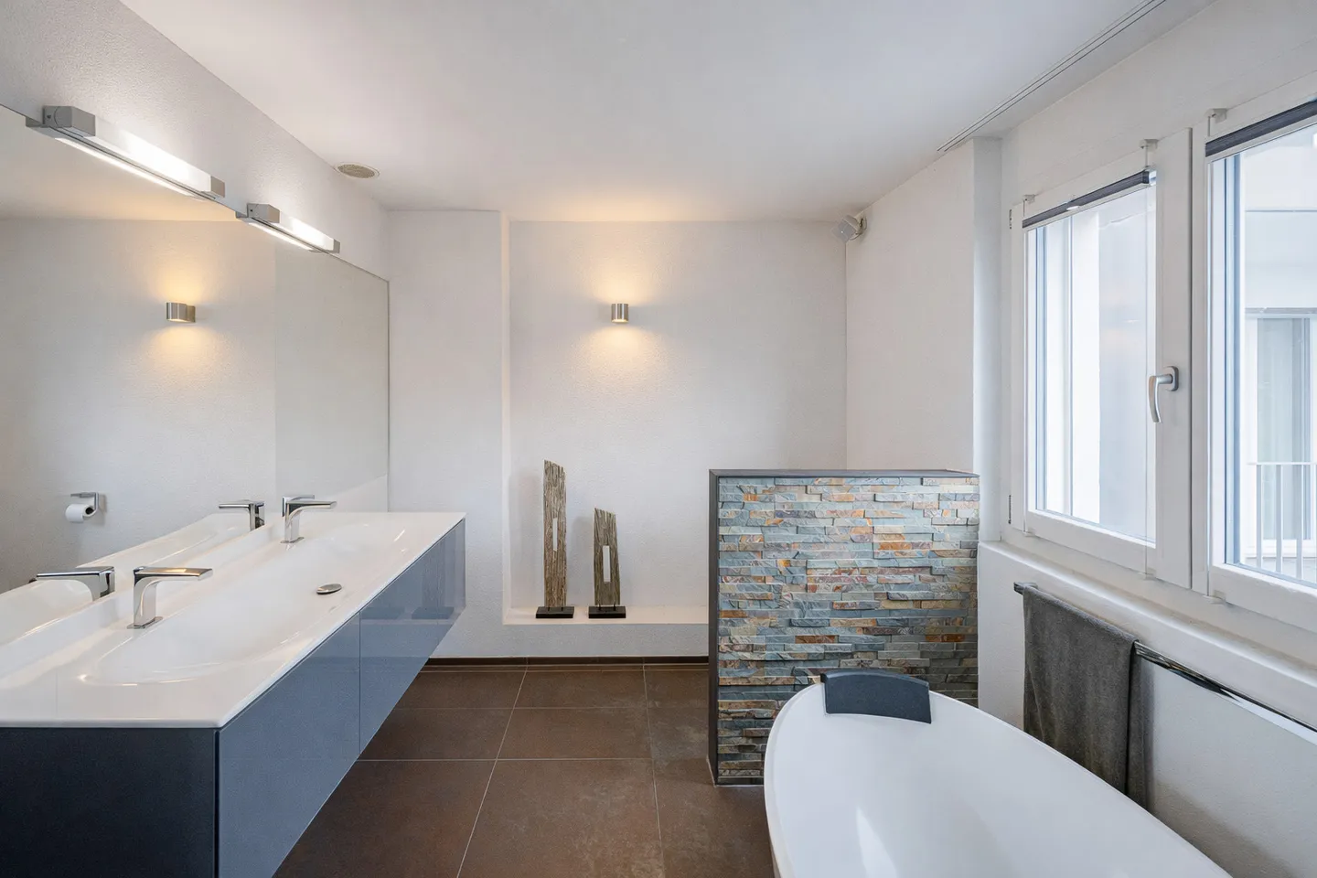 Moderne Wohnung mit grosser Terrasse - Foto 6 von 9