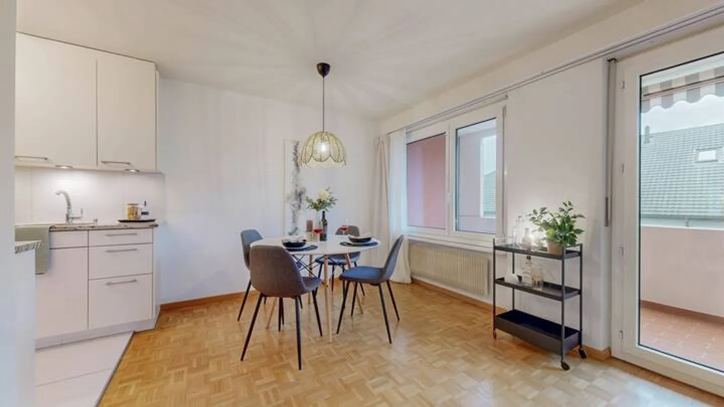 COMFORT ABITATIVO, VISTA LAGO E PISCINA A LA NEUVEVILLE - Foto 6 di 9