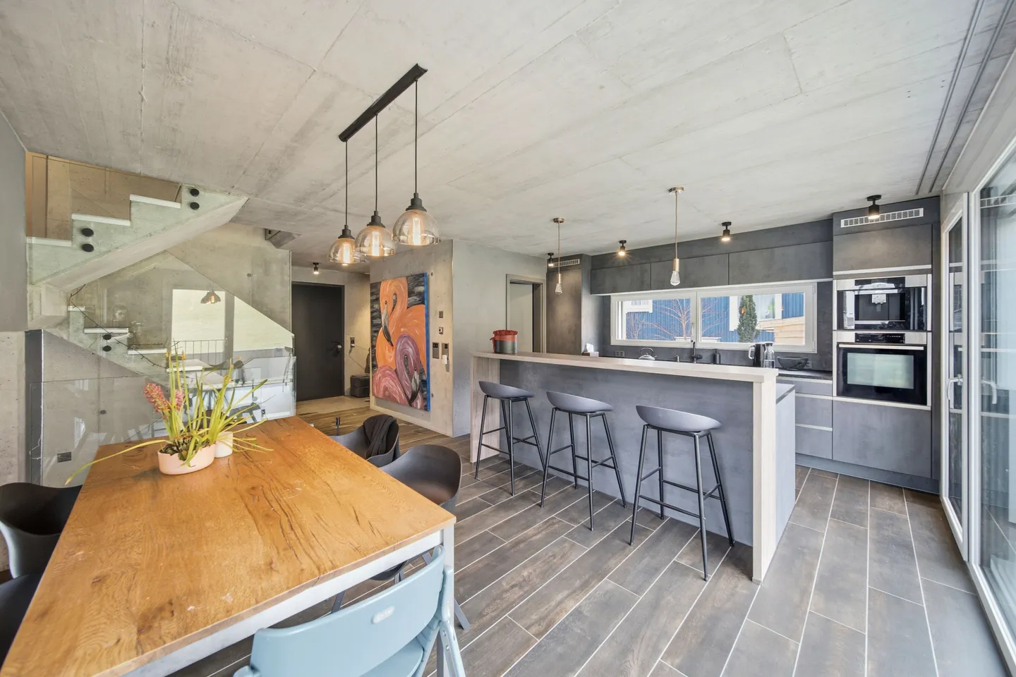 ANGULAR, EDGY & CLEAR - MODERN ARCHITECT'S HOUSE - Photo 3 of 8