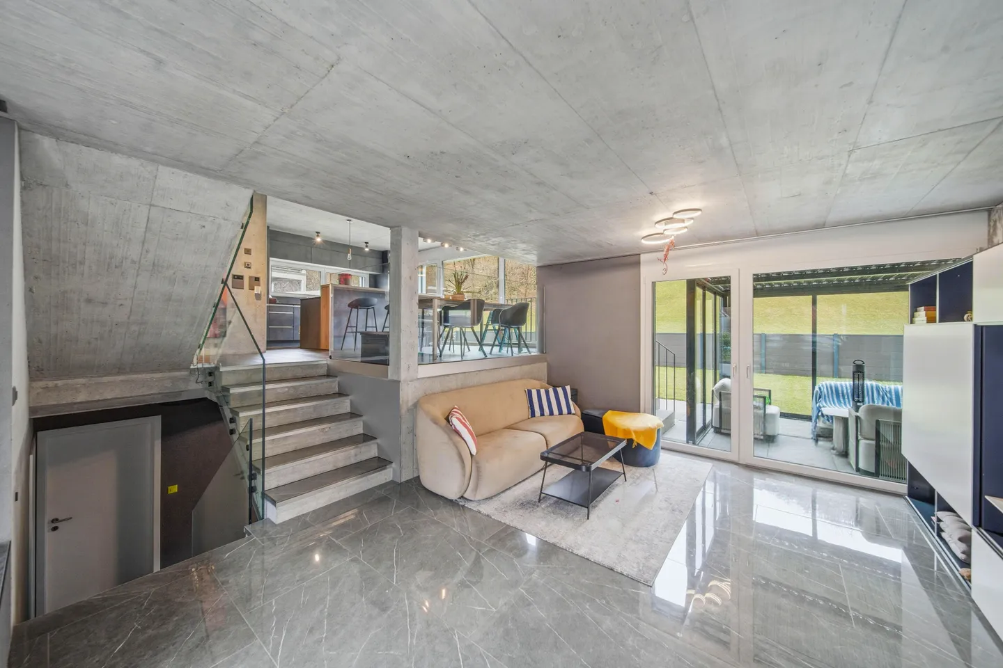 ANGULAR, EDGY & CLEAR - MODERN ARCHITECT'S HOUSE - Photo 2 of 8