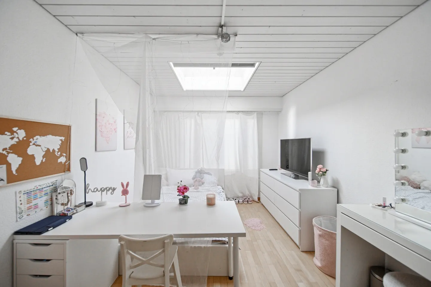 STRATEGIC PRIME LOCATION - BUNGALOW-LIKE HOUSE WITH 412 M² TOTAL USABLE AREA - Photo 4 of 9