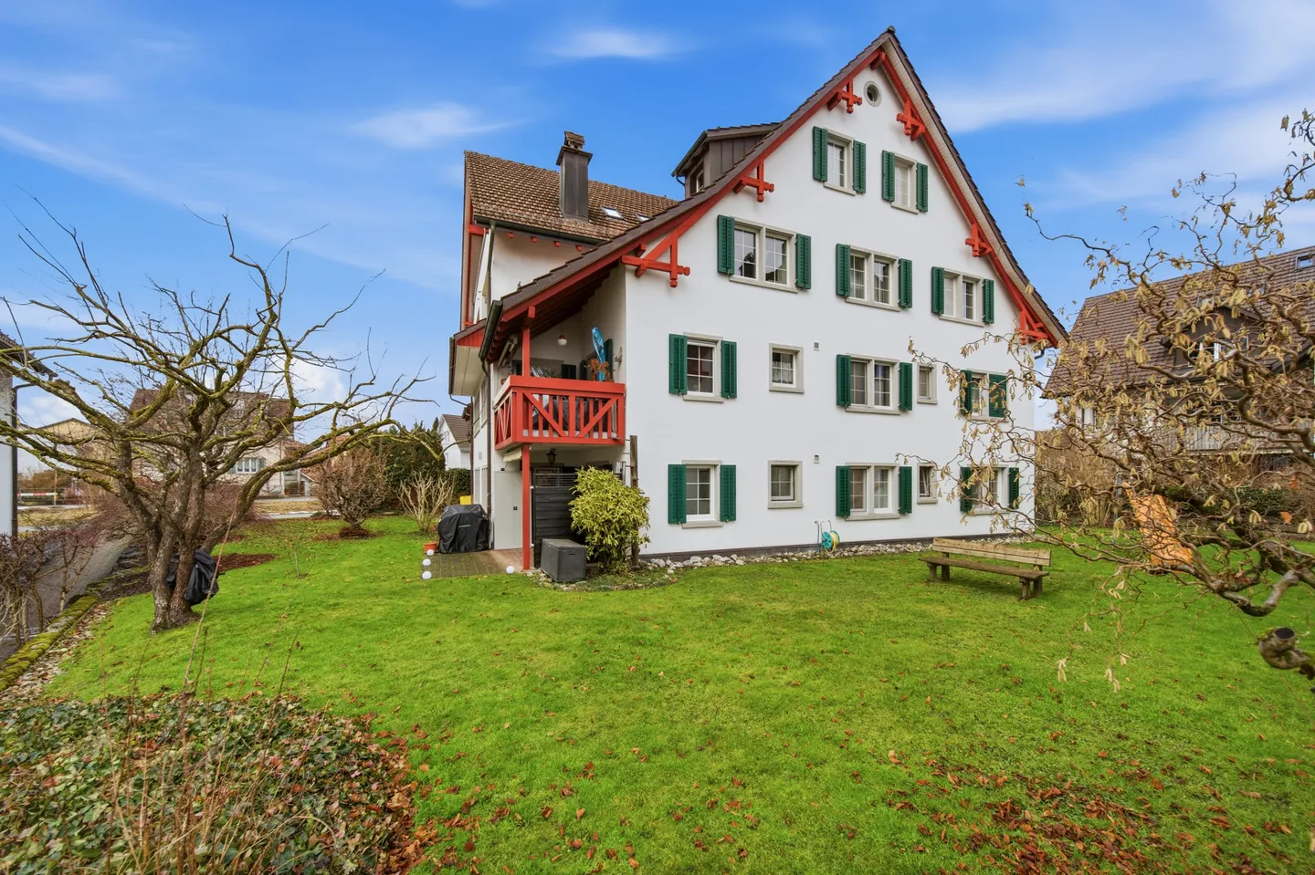 ATTRAENTE APPARTAMENTO CON GIARDINO DI 4.5 LOCALI - Foto 8 di 9