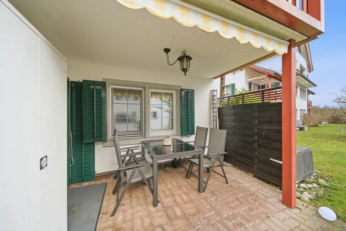 ATTRAENTE APPARTAMENTO CON GIARDINO DI 4.5 LOCALI - Foto 7 di 9