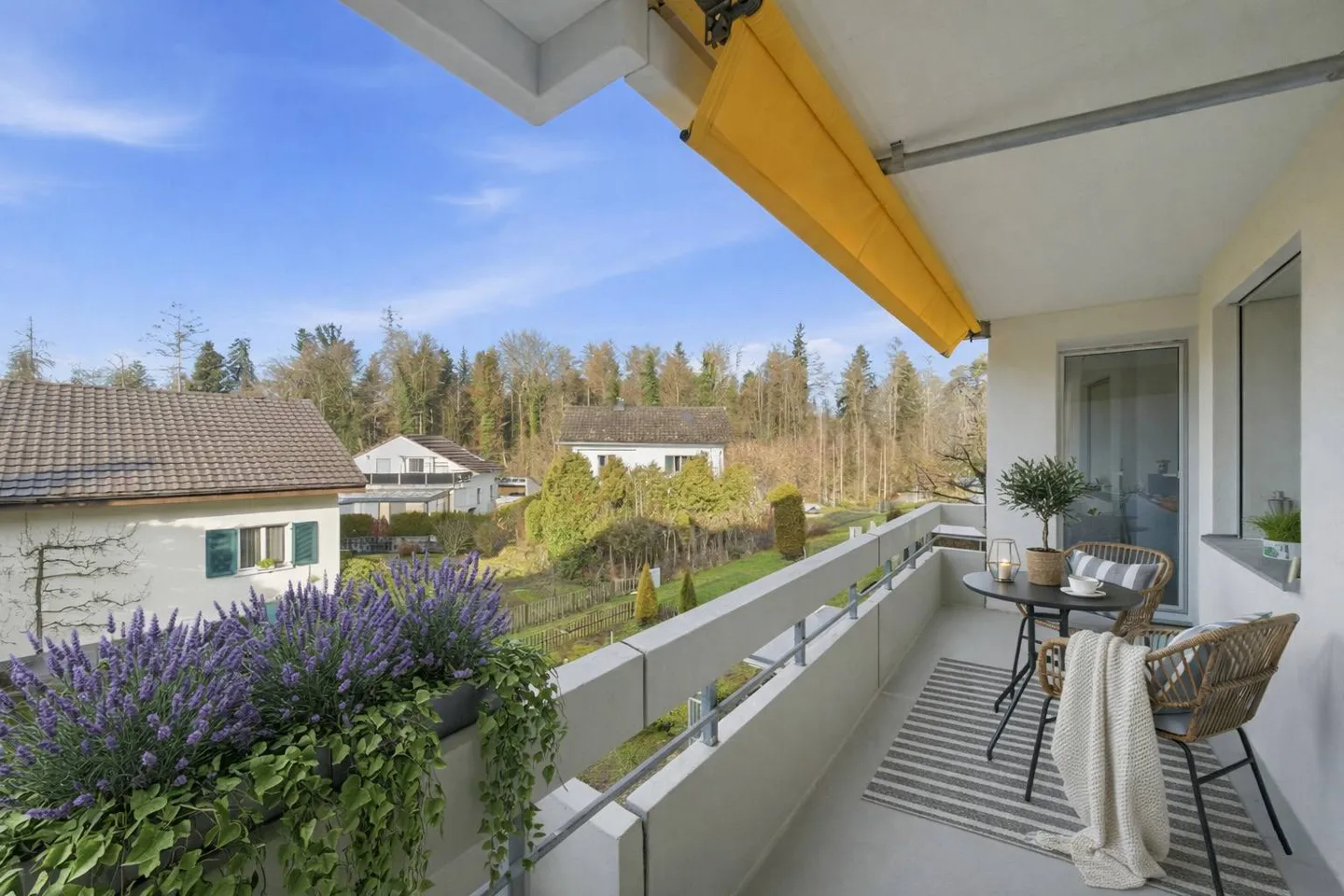 JOLI APPARTEMENT EN COPROPRIÉTÉ DE 5.5 PIÈCES À LENZBURG - Photo 1 sur 9