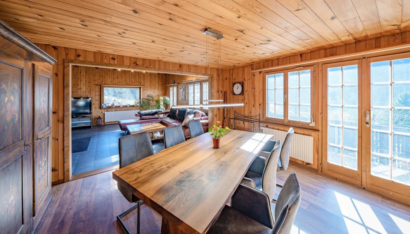 CHALET ENJOYMENT WITH A VIEW OF THE BRIENZER ROTHORN - Photo 4 of 9