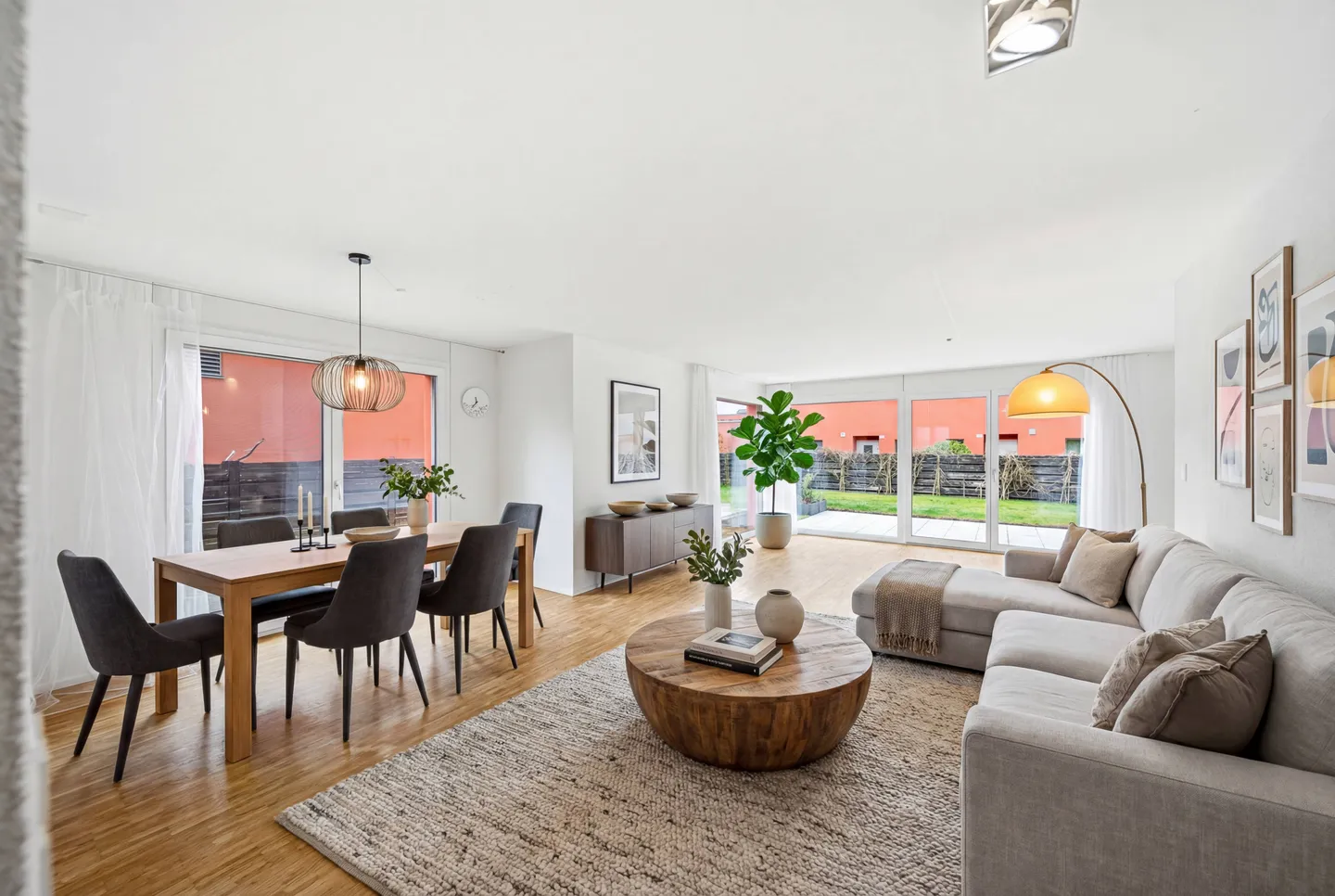 Maison jumelée accentuée à Brugg - Photo 2 sur 9