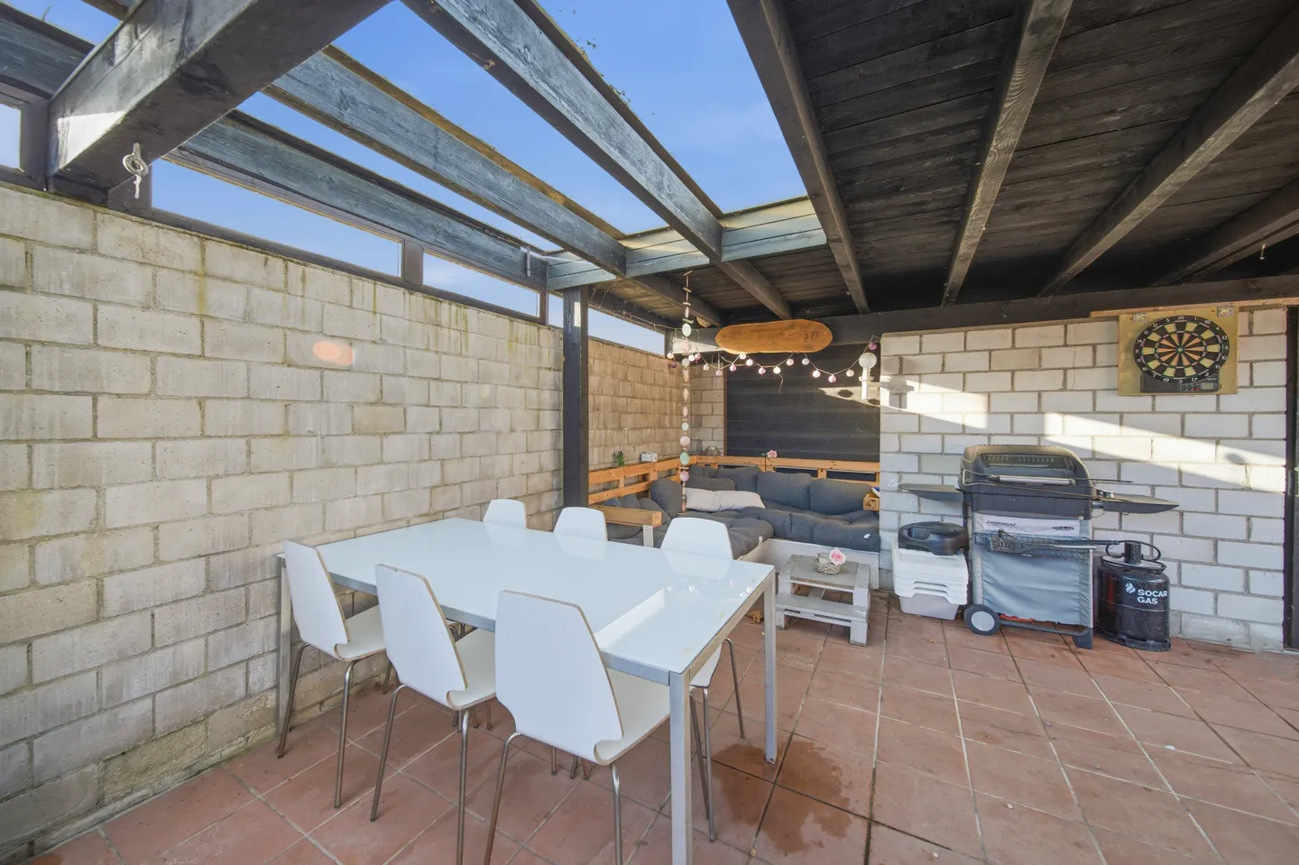 STRATEGIC LOCATION - RESIDENTIAL AND COMMERCIAL BUILDING WITH 412 M2 TOTAL USABLE AREA - Photo 6 of 8