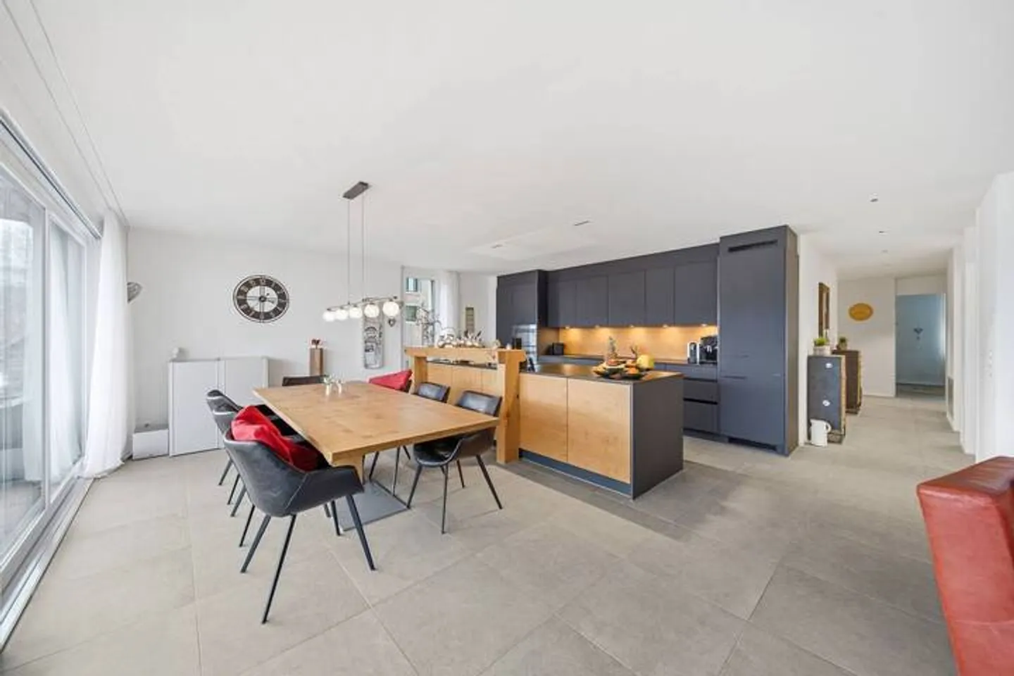 CLASSE E COMFORT NEL VERDE - NUOVO APPARTAMENTO DI 4.5 STANZE - Foto 1 di 9