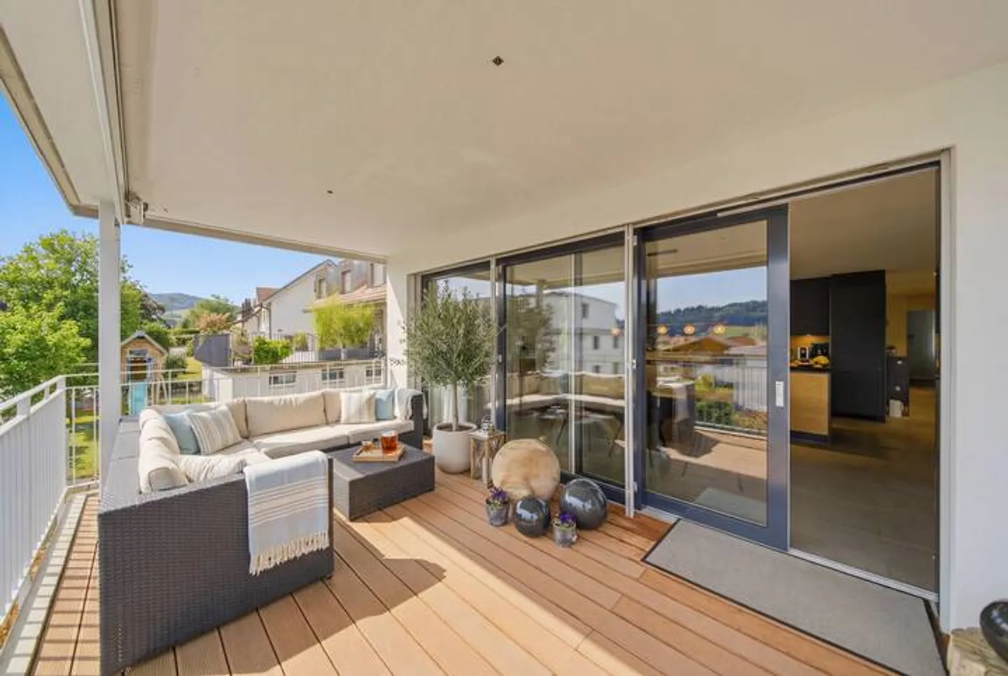 CLASSE E COMFORT NEL VERDE - NUOVO APPARTAMENTO DI 4.5 STANZE - Foto 7 di 9