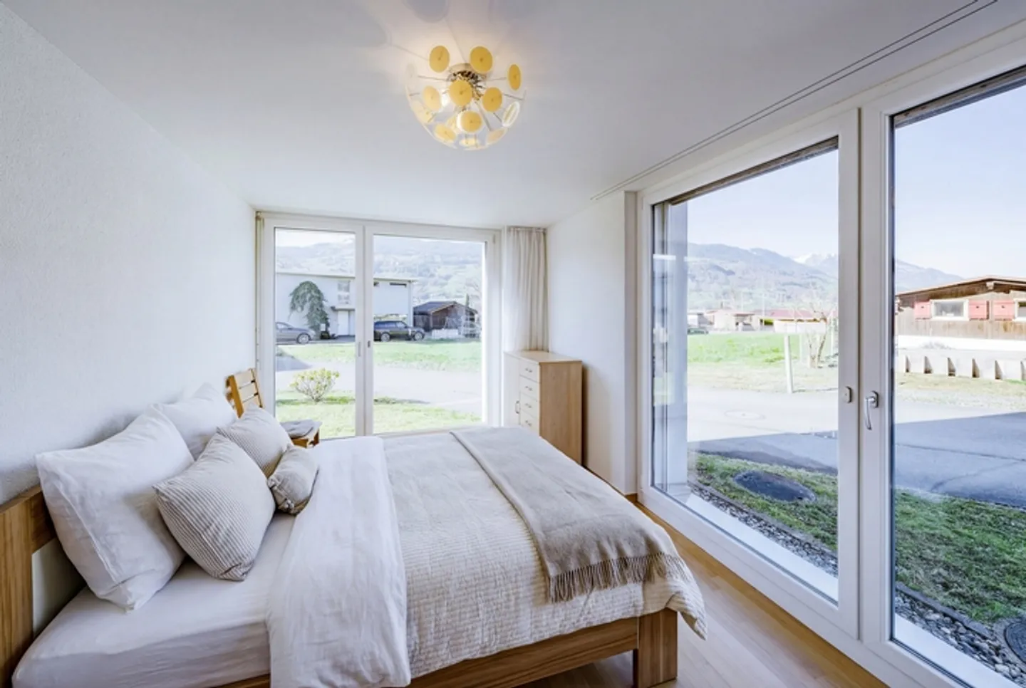 GARDEN APARTMENT WITH WINTER GARDEN & SAUNA – YOUR PRIVATE RETREAT - Photo 3 of 8