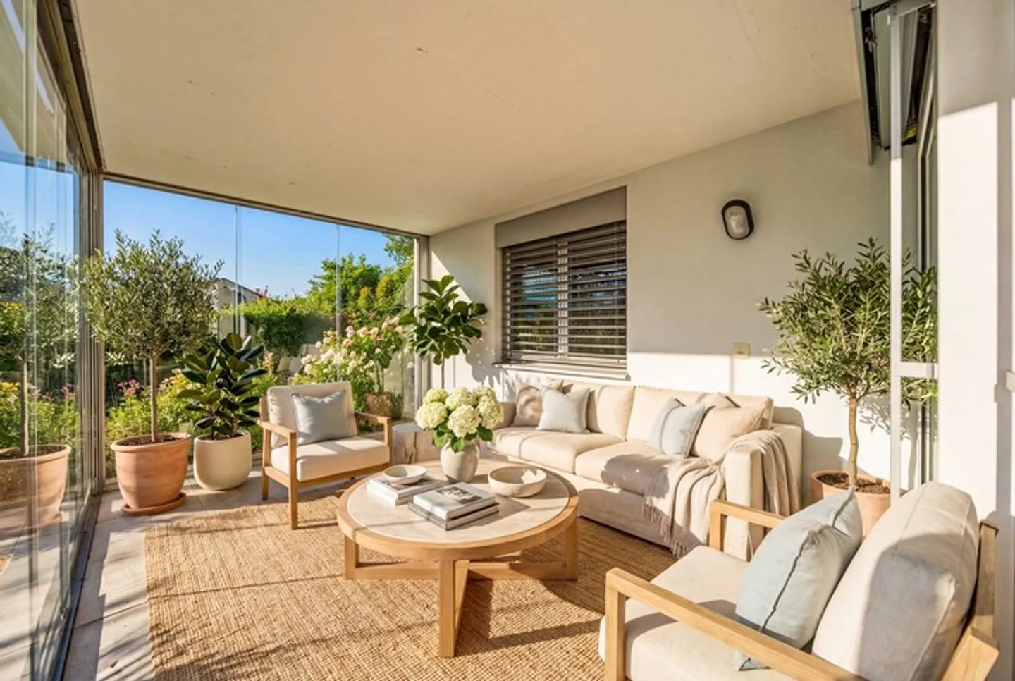 SCHICKE GARTENWOHNUNG ZWISCHEN ZUGER- UND VIERWALDSTÄTTERSEE - Photo 8 of 9