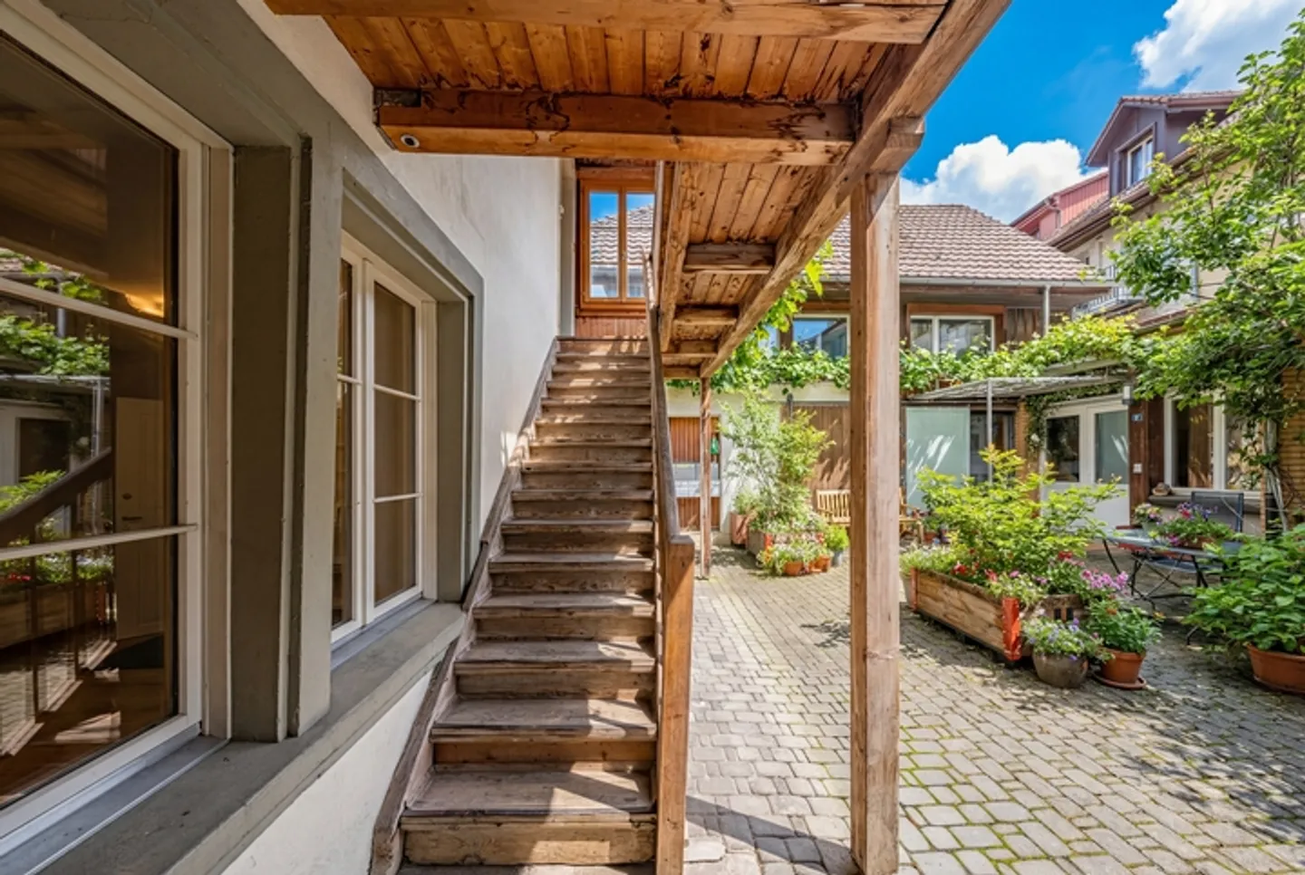 Charmantes Mehrfamilienhaus - Foto 7 von 8