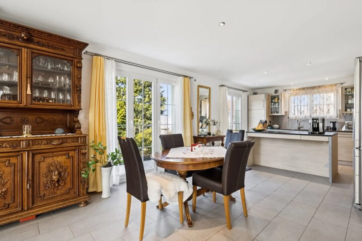 FREIHSTEHENDE LANDHAUSVILLA MIT BLICK AUF NEUENBURGERSEE - Photo 3 sur 8