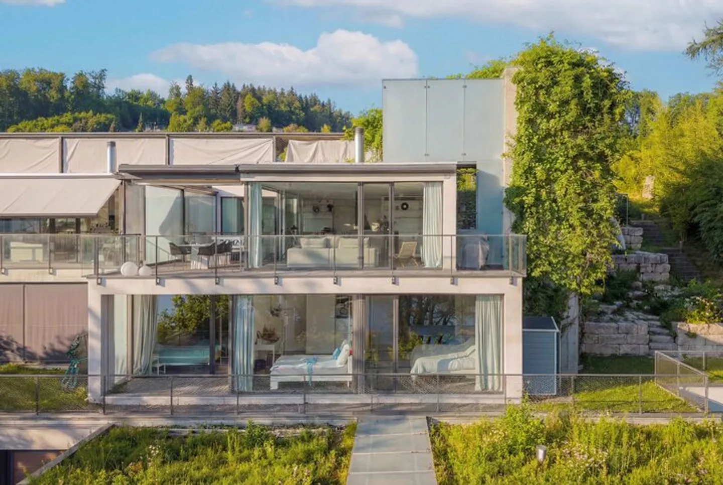 TERRASSENHAUS MIT SEEWEITSICHT UND 88 M² TERRASSE IN HINTERKAPPELEN - Photo 6 of 8