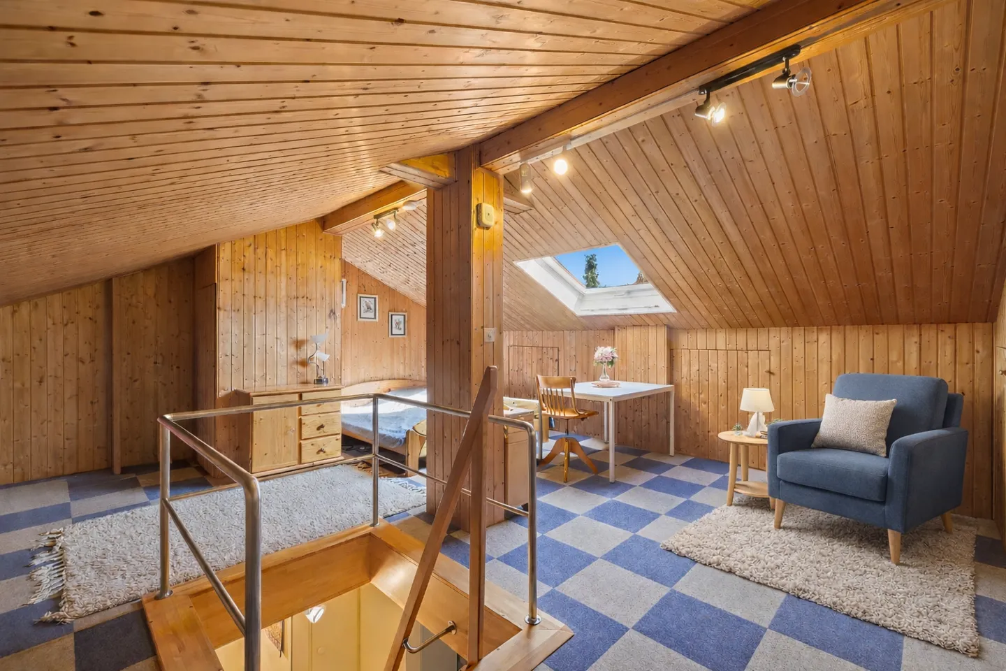 Charming 7.5 Room Corner Single-Family House with Versatile Usable Studio - Photo 6 of 8