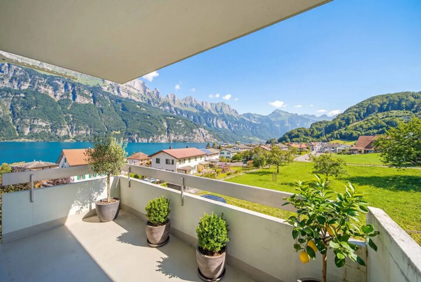 VIVRE AVEC VUE SUR LA MONTAGNE ET LE LAC À UNTERTERZEN - Photo 1 sur 8
