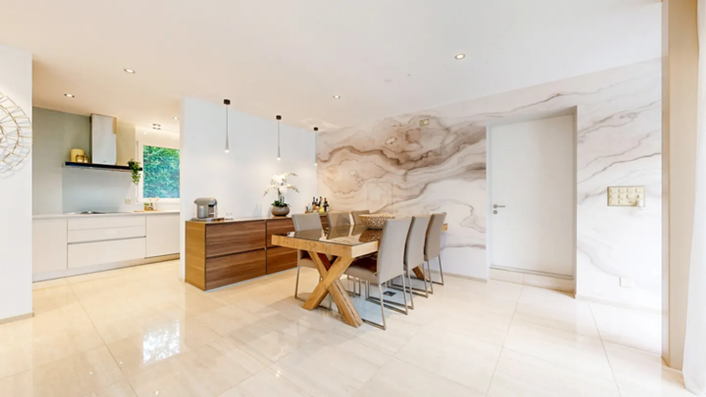 DEUX GÉNÉRATIONS, UNE MAISON - MAISON MULTI-GÉNÉRATION AVEC PISCINE - Photo 6 sur 9