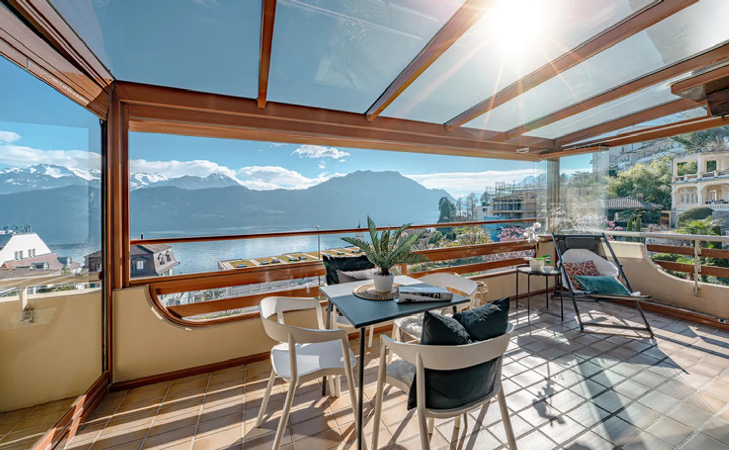 APPARTEMENT EN MAISONETTE ATTRACTIF AVEC VUE SPECTACULAIRE - Photo 1 sur 8