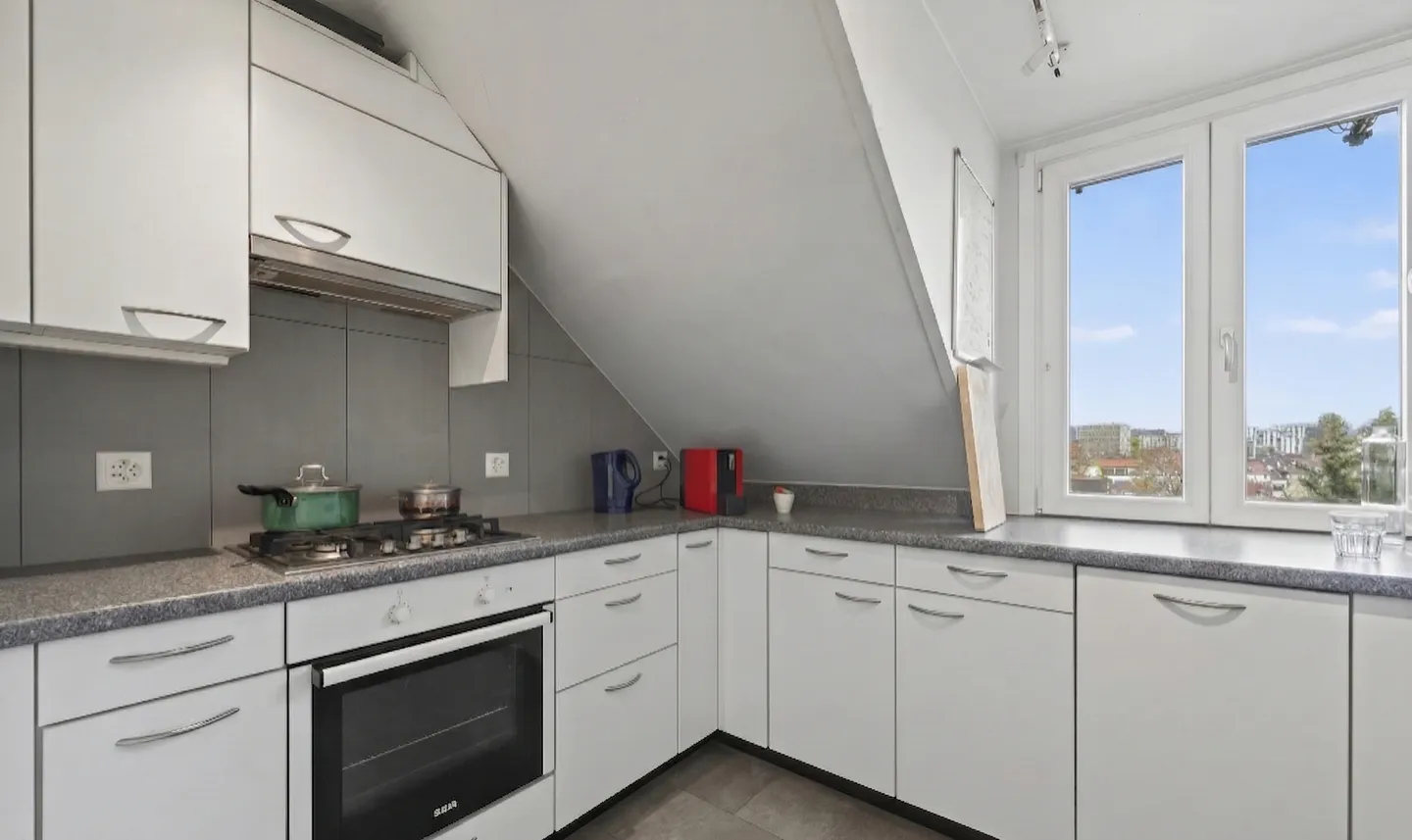 RARE OPPORTUNITY IN THE CITY CENTER - AFFORDABLE TRIPLE FAMILY HOUSE - Photo 7 of 9