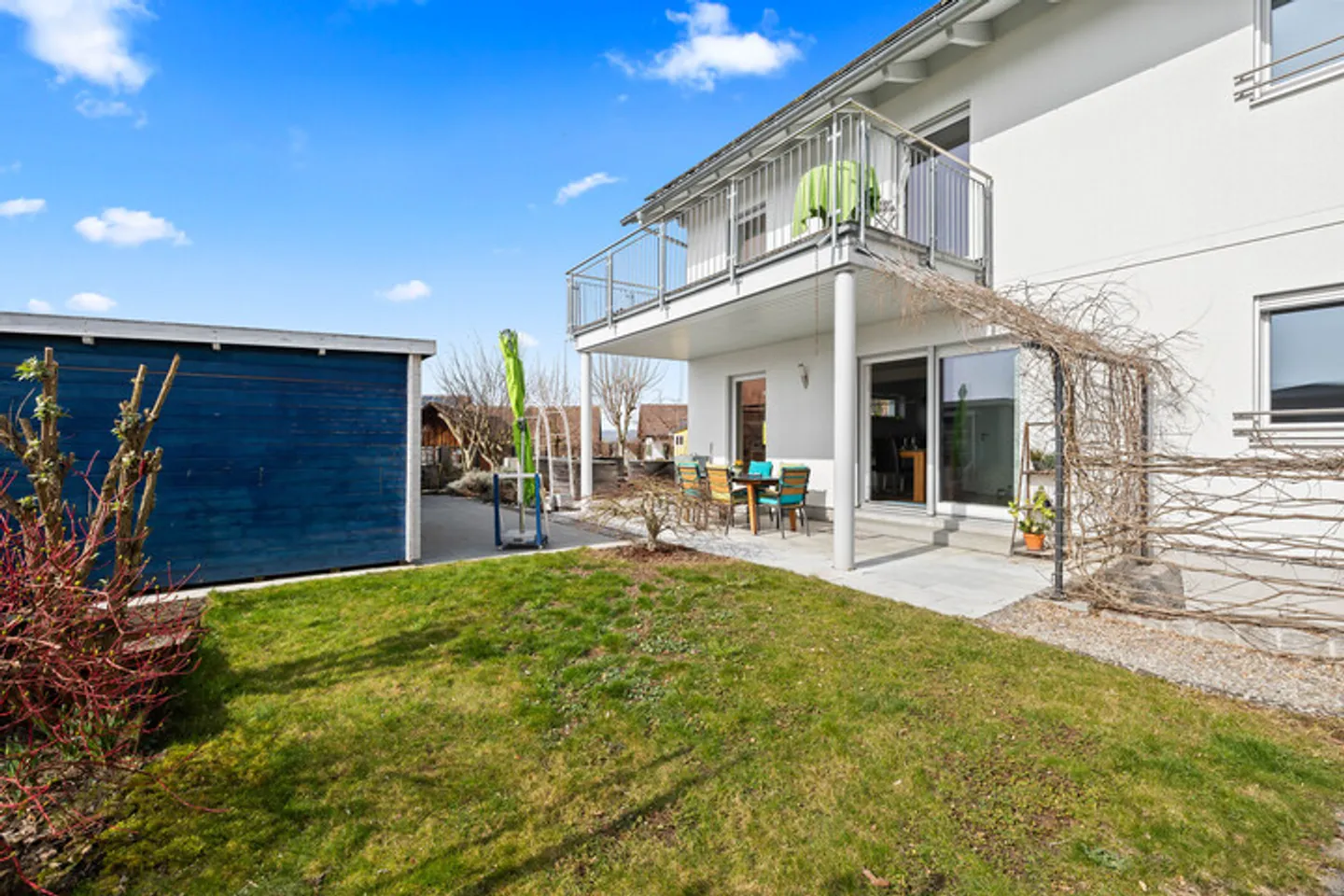 Geräumiges modernes Einfamilienhaus - Foto 8 von 9