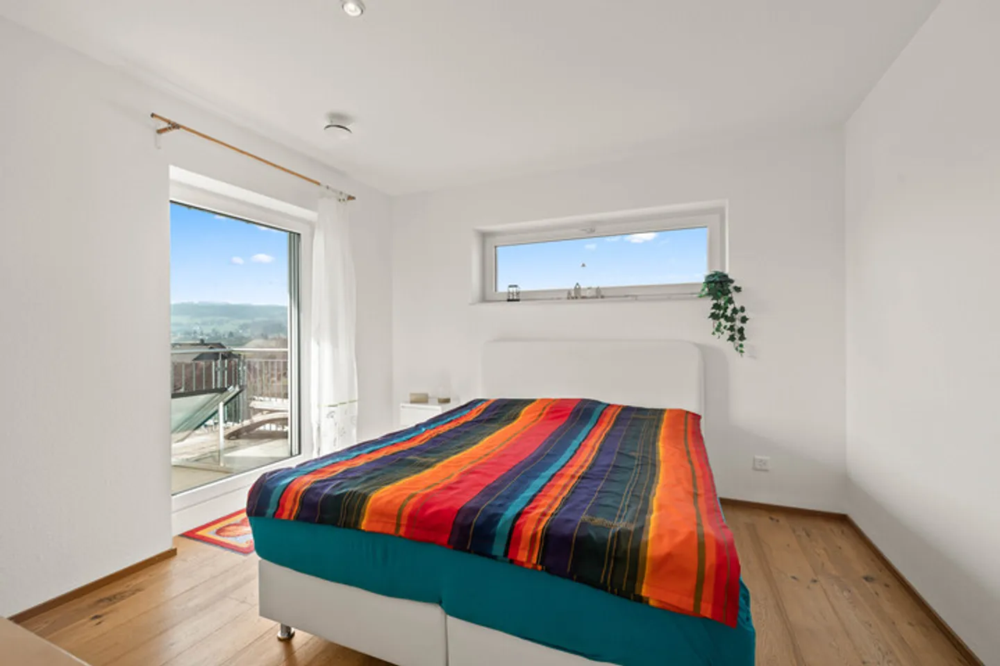 Geräumiges modernes Einfamilienhaus - Foto 5 von 9