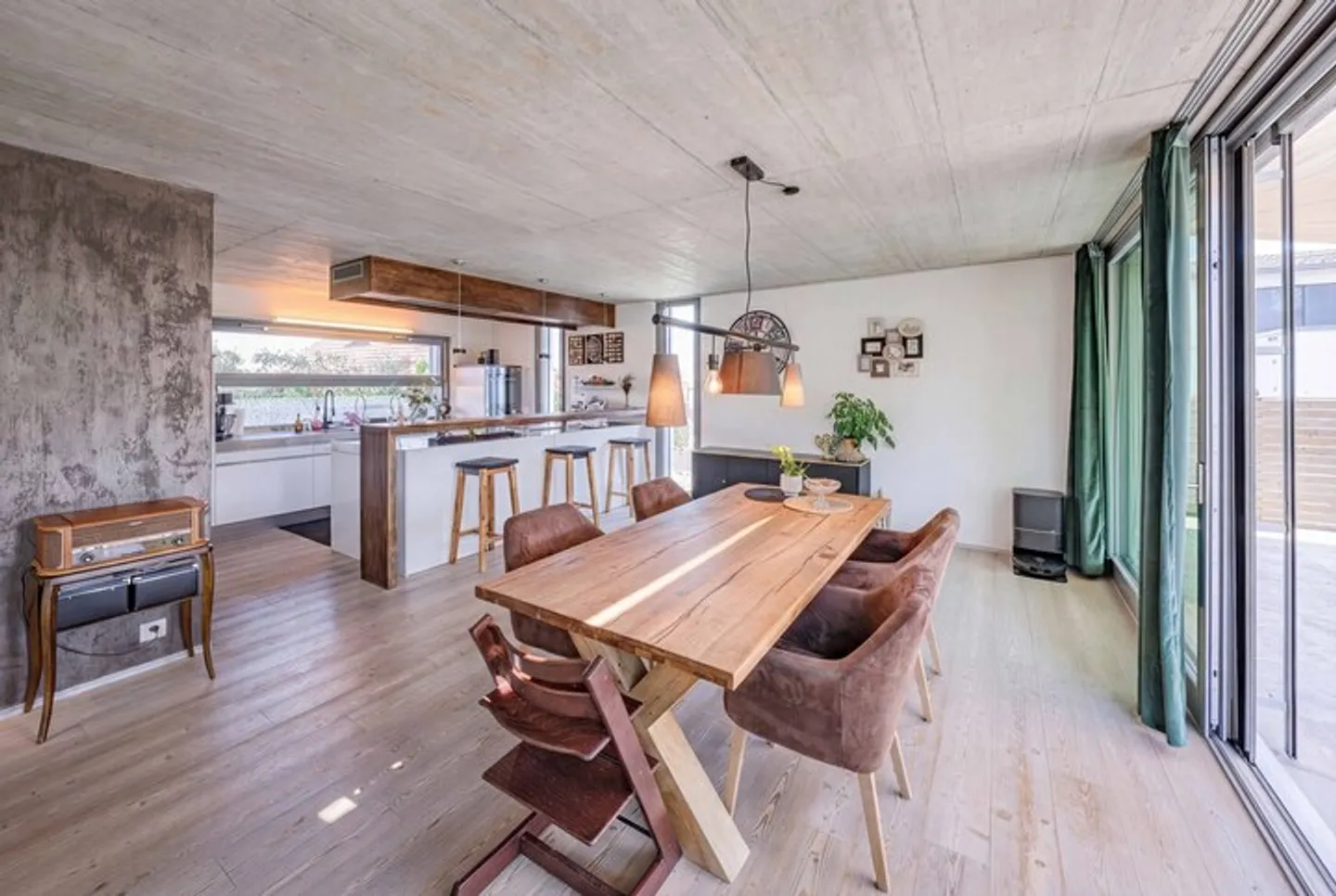 Luxuriöses Familienhaus in Jegenstorf - Foto 3 von 9