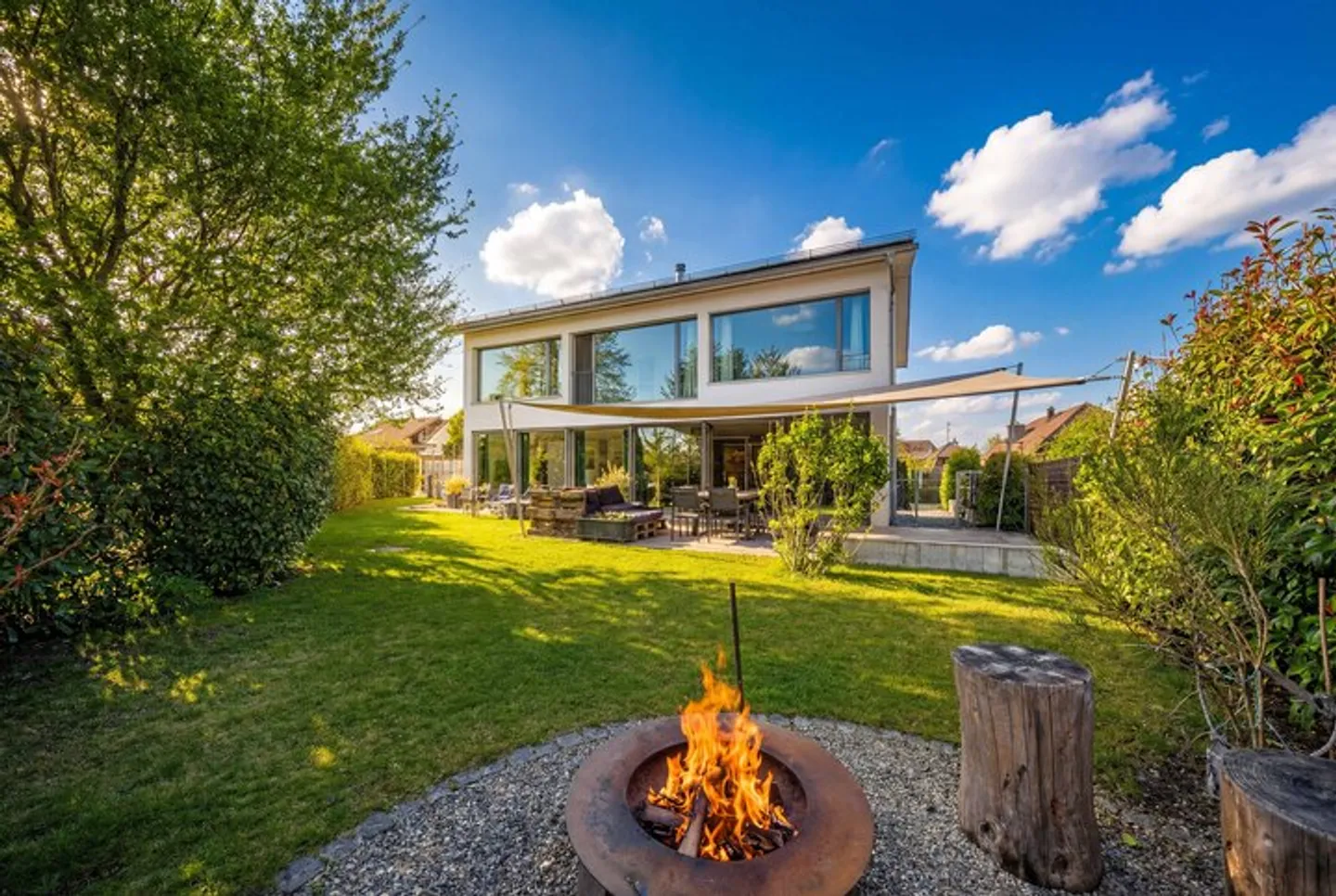 Luxuriöses Familienhaus in Jegenstorf - Foto 1 von 9