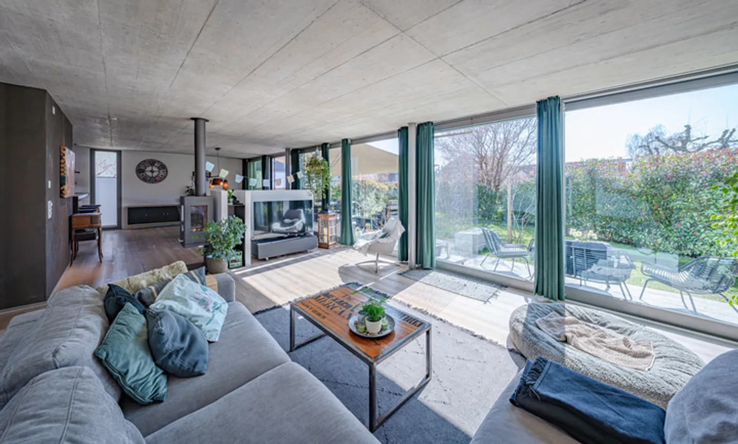 Luxuriöses Familienhaus in Jegenstorf - Foto 2 von 9