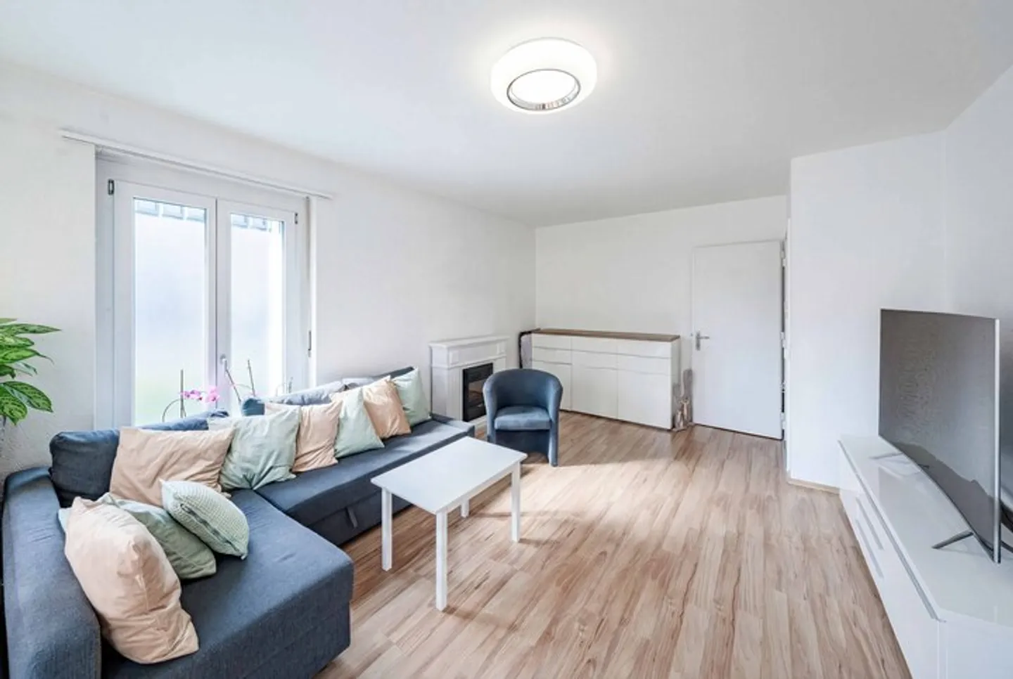 RENTAL OPPORTUNITY IN THE BERN SCHOSSHALDEN QUARTER (4.3%) - Photo 2 of 8