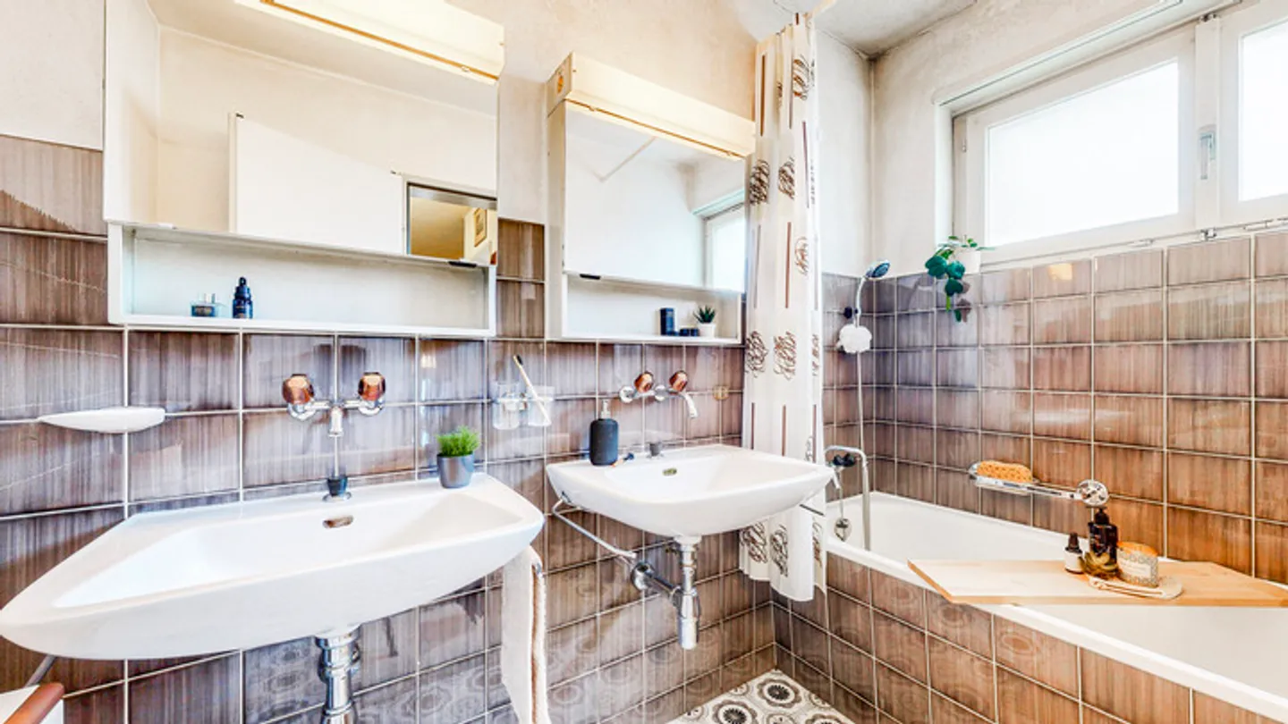 SPACE FOR FAMILY, LIVING AND FUTURE: LIVING IN NÜRENSDORF - Photo 6 of 9