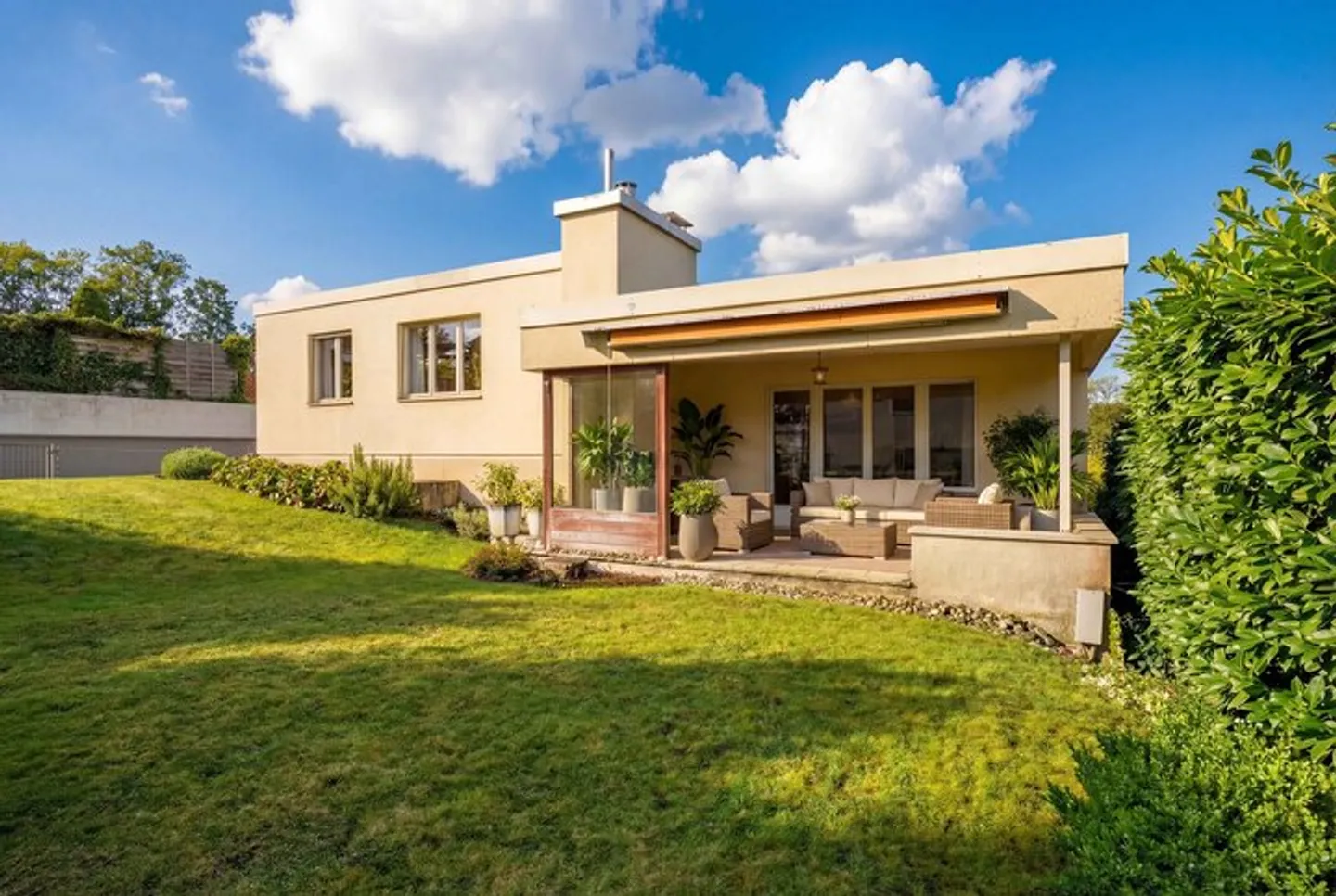 SPACE FOR FAMILY, LIVING AND FUTURE: LIVING IN NÜRENSDORF - Photo 8 of 9